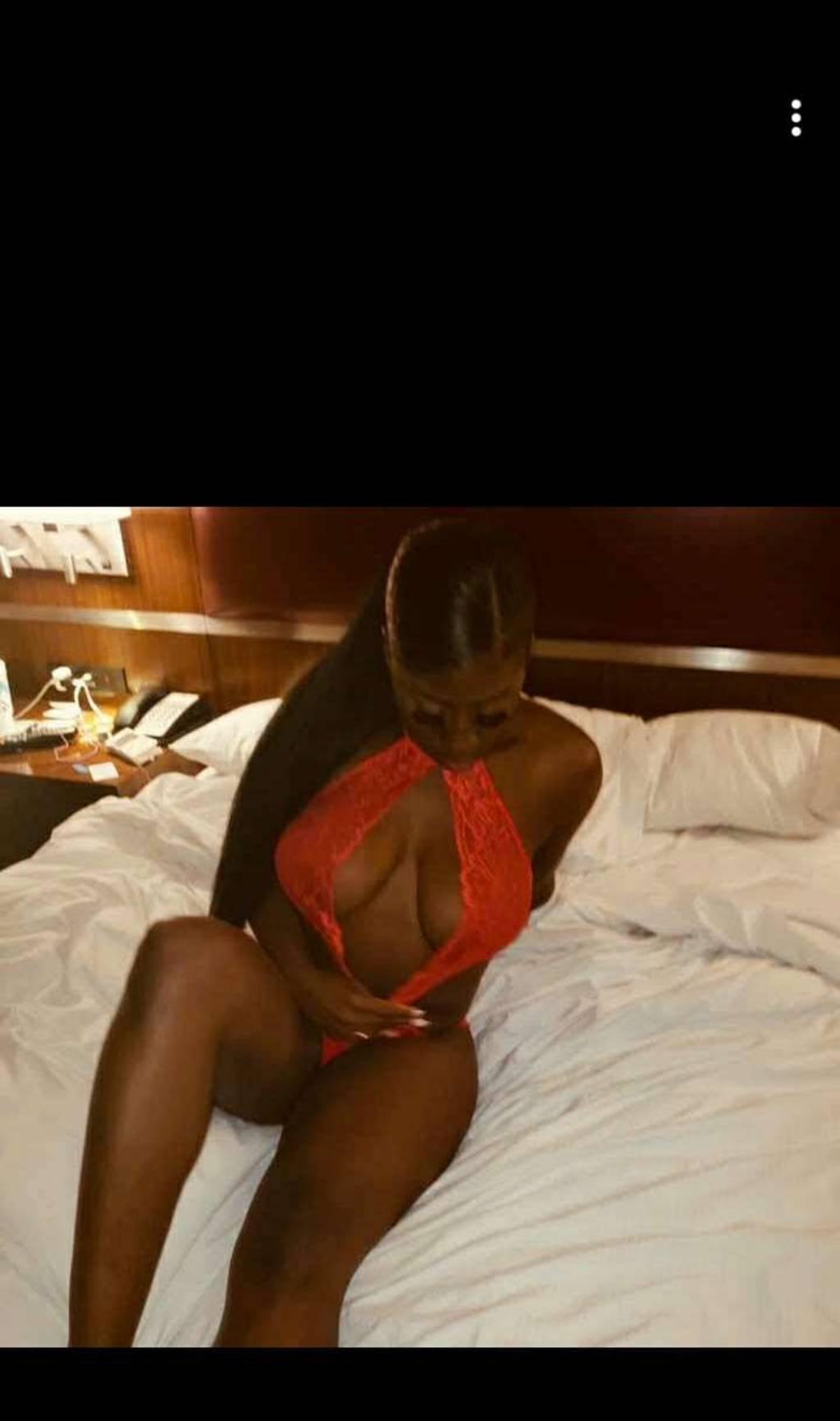 NEW IN TOWN Thick Sexy Chocolate Ready To Play xx