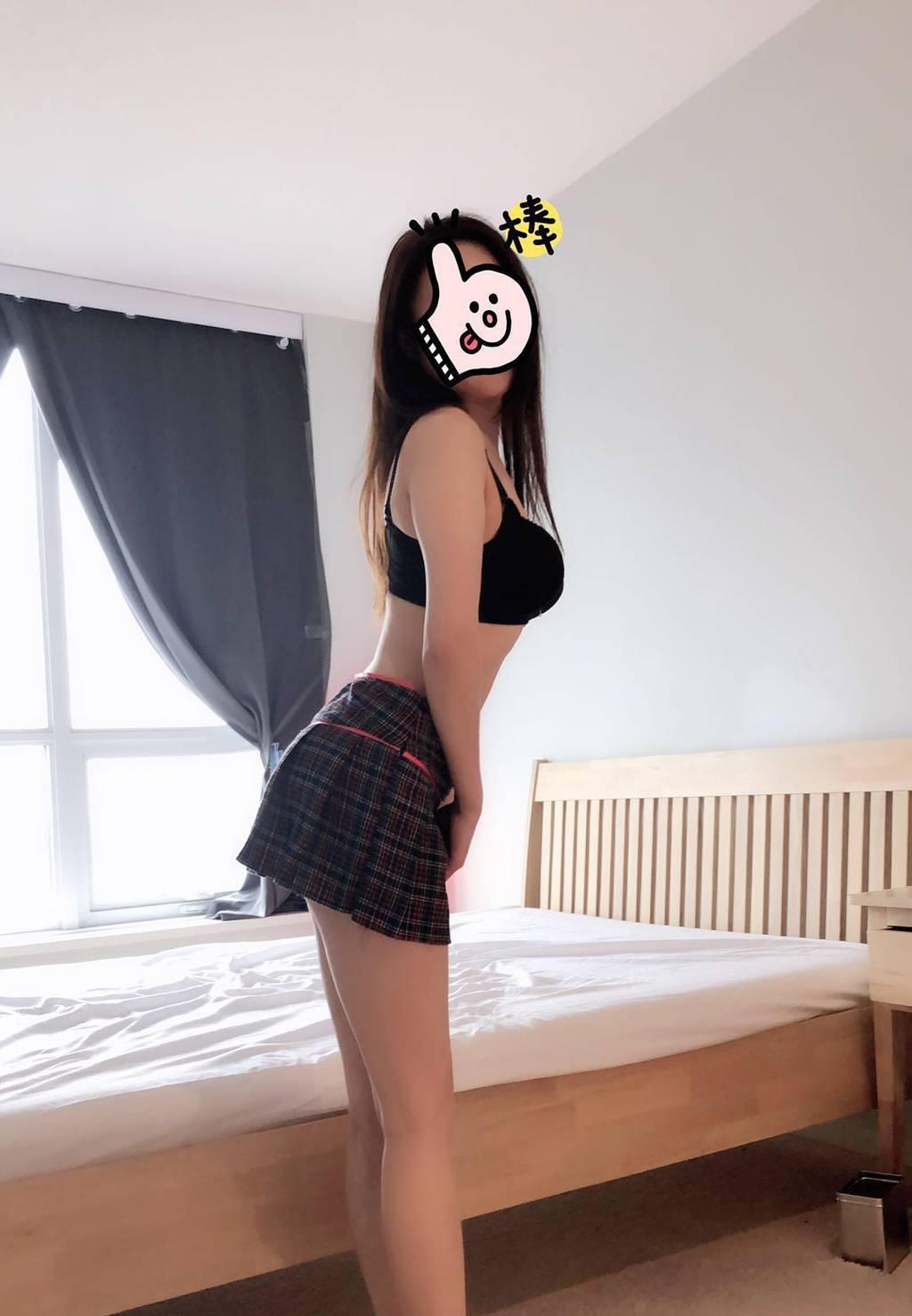 fuck my pinky holes sexy Asian girl First day In Windsor