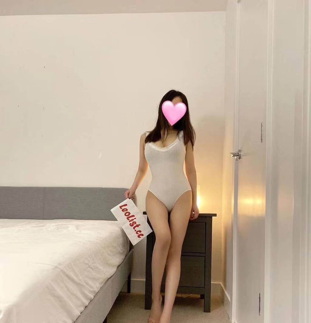 Nuru Massage - Sexy & Slim - Fun & Playful Girl !