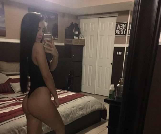 HoT PetiTe Brunette In Saskatoon Party Girl & Open Minded