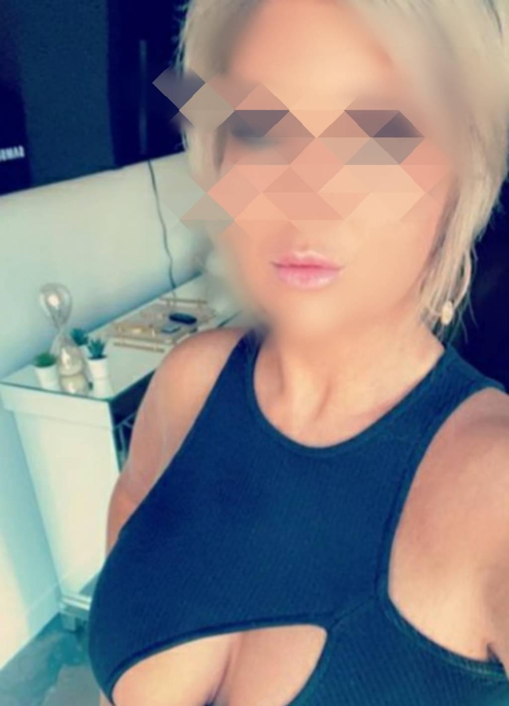 Thick blondeCourtice -East Oshawa incall289.277.1201