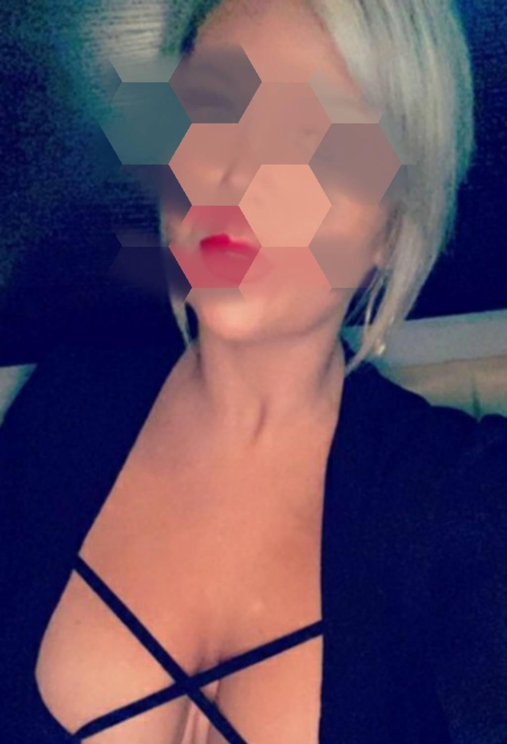 Thick blondeCourtice -East Oshawa incall289.277.1201