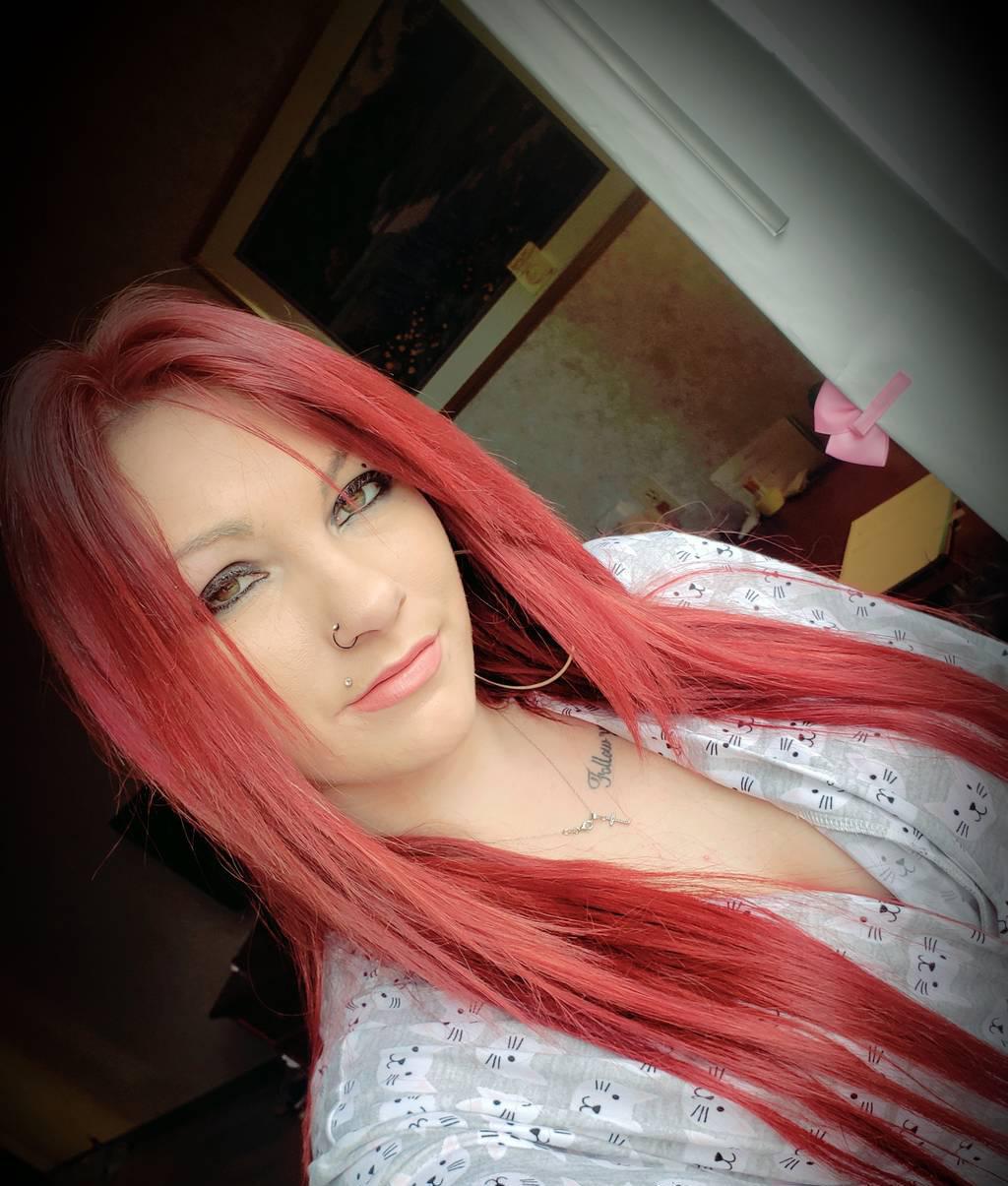 SEXY RED HEAD WANTS TO GIVE YOU THE TIME OF YOUR LIFE