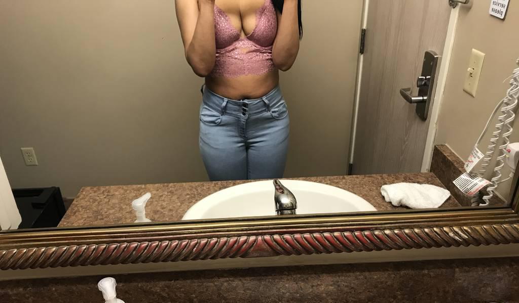 Hot sexy young looking for fun