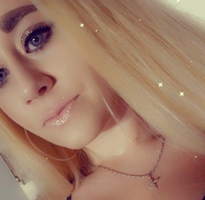 lblue eyed blonde with a big booty lets get wet & wild