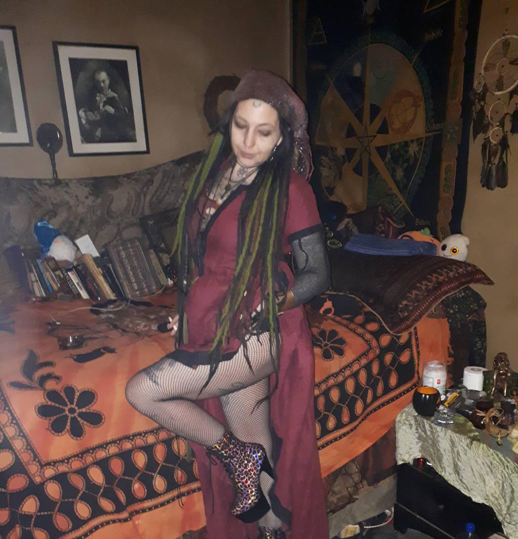 Kinky witchy Sexy Hot Gypsy Lady!Strp0n,Dom,Mass,WOODSTOCK