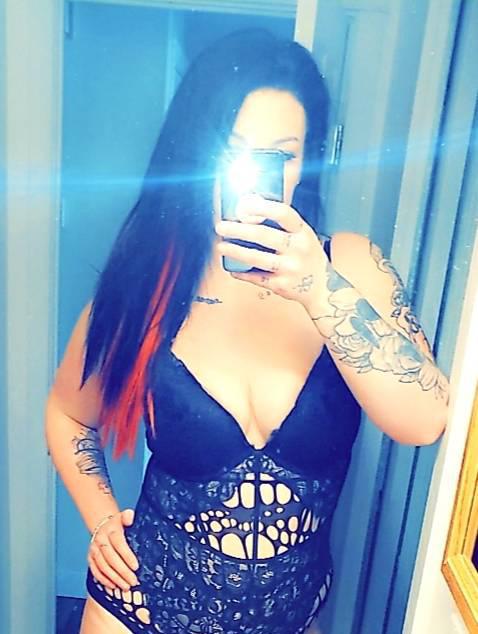 Curvy Sexy Tattooed Temptress Dawson Creek ♡