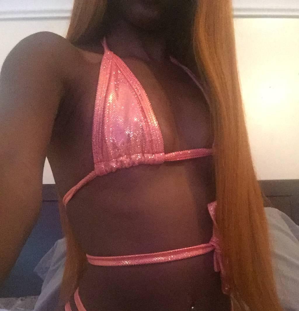 ~Sexy Chocolate Goddess ~ OUTCALLS~ COME TAKE A LICK