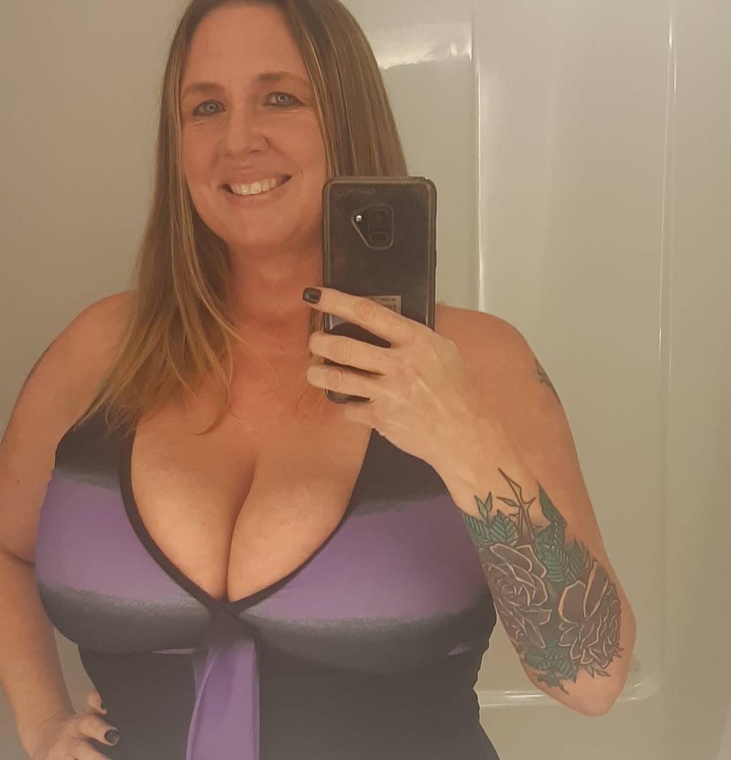 Big titted cougar prebooking jan 18