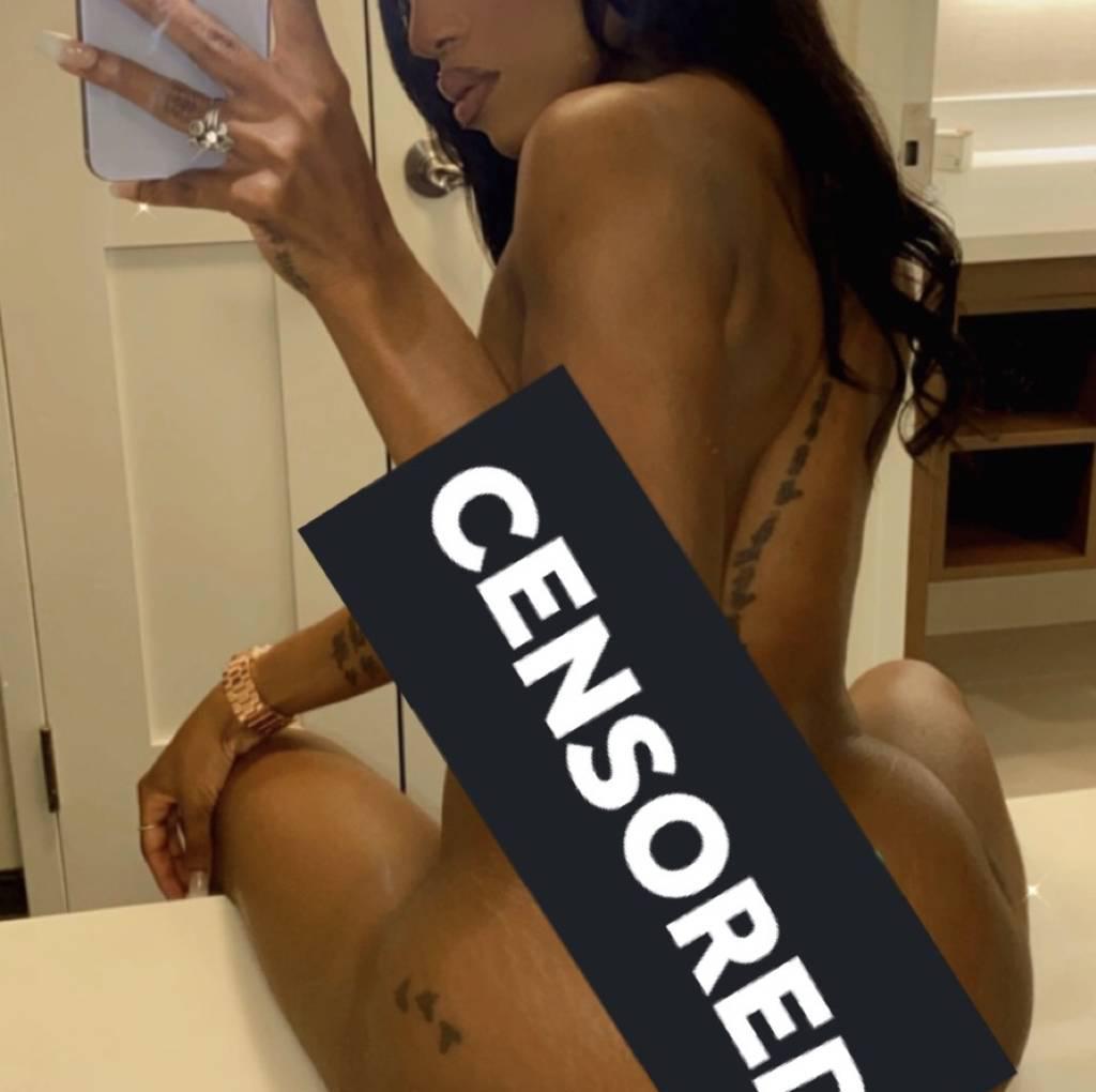 ONLINEE SLUTTY CAM GIRL CHOCOLATE PU$$YONLYFANS