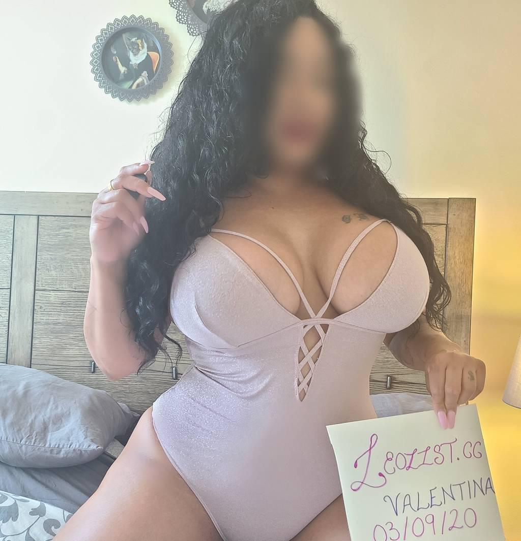 Belleville .100% real sultry 36dd's curvy latina