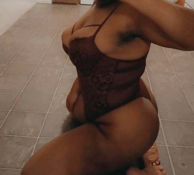 Natural 40DD Big Booty ebony