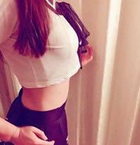 Near airport HotelAsian sexy girl here,100%Real photo come