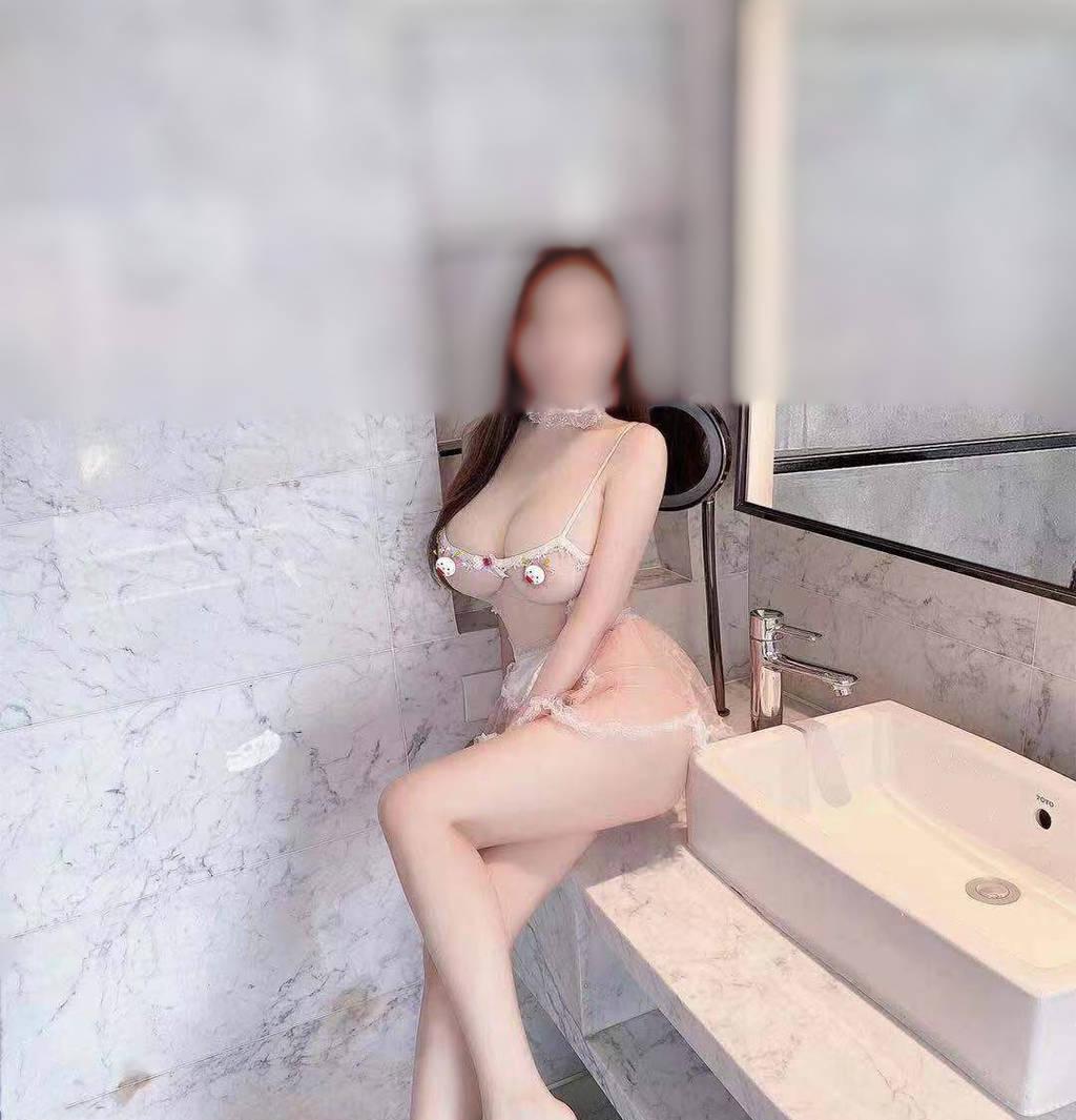 natural 38D sexy young girl available in downtown