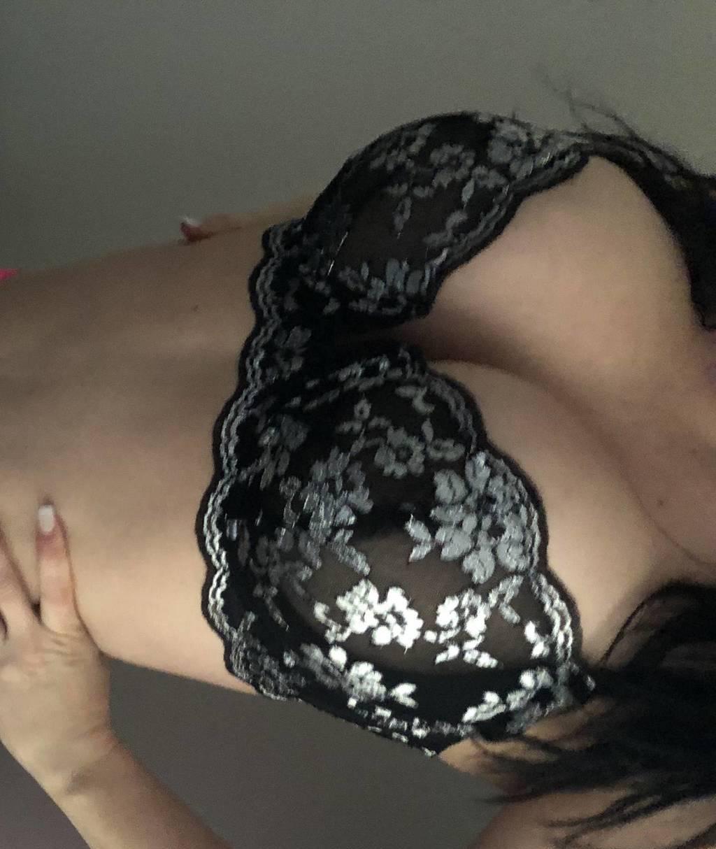 I am Back and ready to play sexy French Bella Lea 34 DDD xo