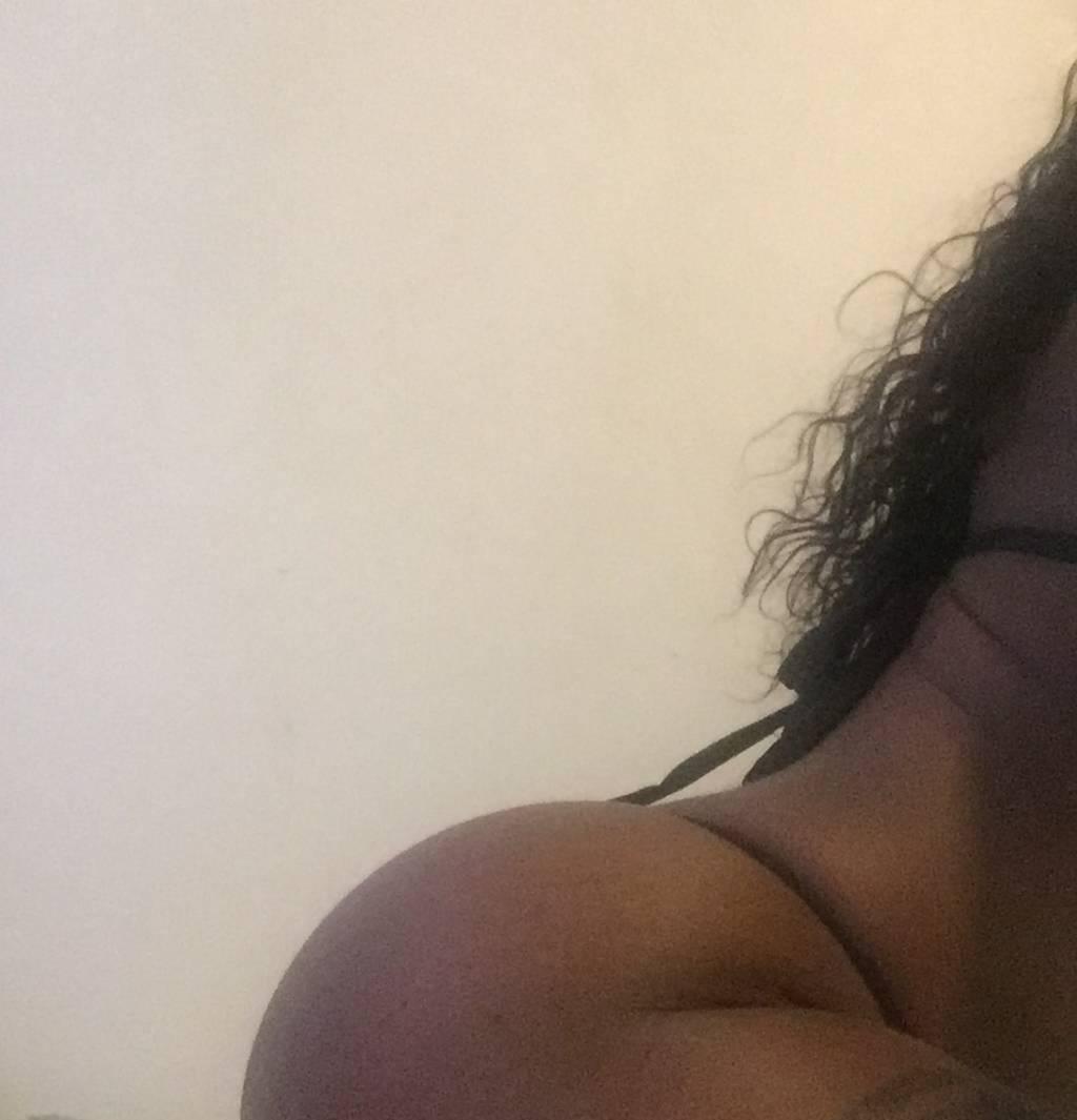 ~Sexy Chocolate Goddess ~ OUTCALLS~TAKE A LICK