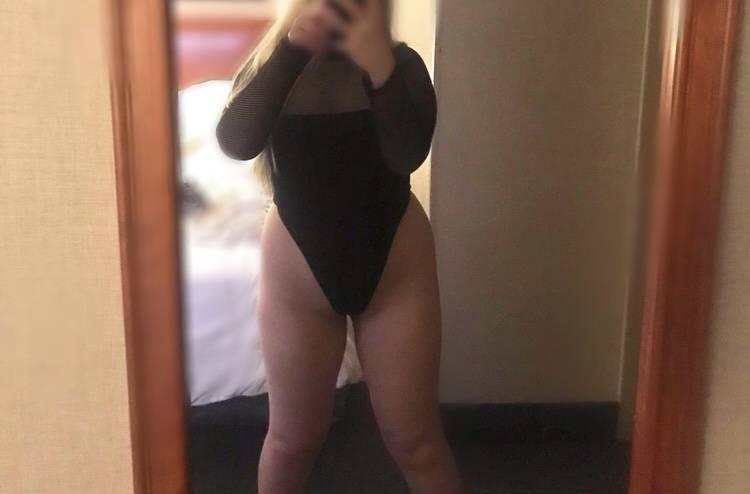 ★ NEW IN TOWN KITCHENER★ 𝓦𝓮𝓽 𝓷 𝓻𝓮𝓪𝓭𝔂 ᗷᒪOᑎᗪE ᗷOᗰᗷᔕᕼEᒪᒪ