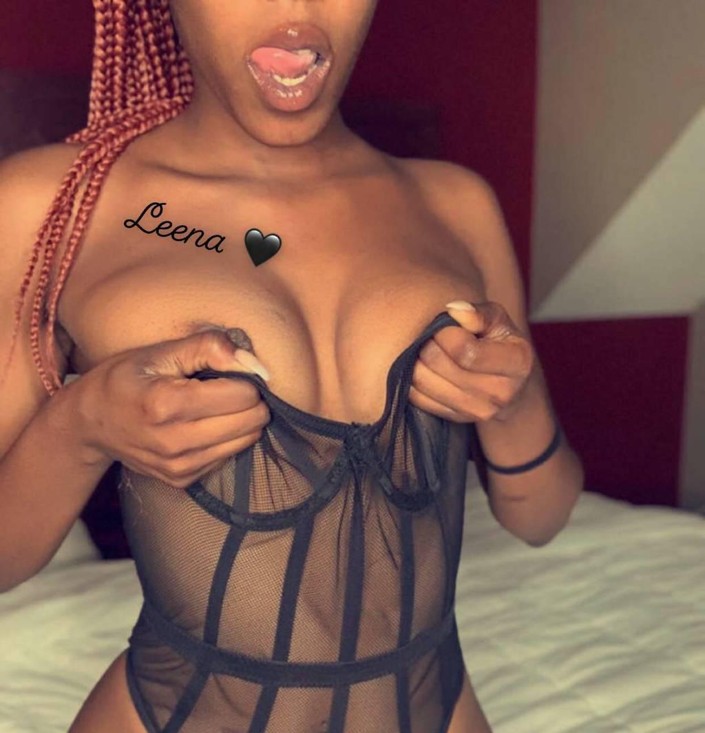 Juicyy EXXXOTIC ebony ! Leena