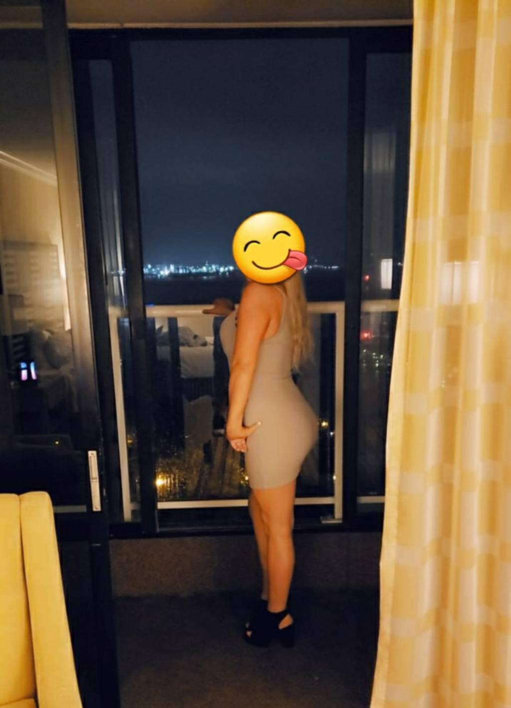 NEW to Biz Sweet & Sexy JUICY Booty Young Blonde 