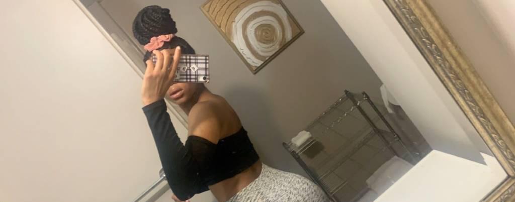 NEW EBONY IN Town! Come fuck my W€tt kitty daddy! I’m ready