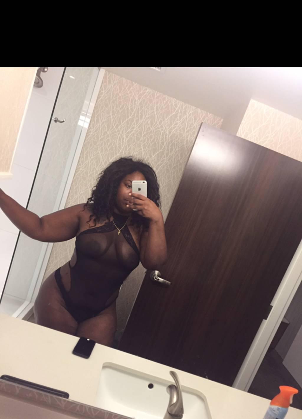 (RICHMOND )Prettysexymagicmouthebony