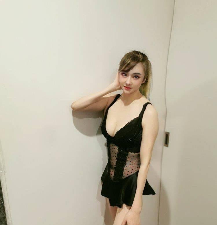 Nuru Massage - Sexy & Slim - Fun & Playful Girl !