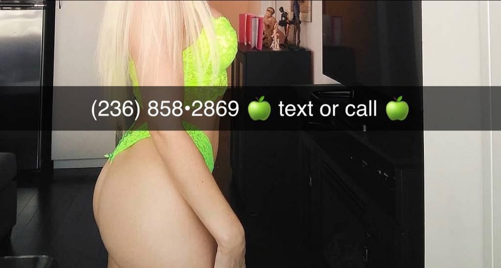 236•858•5686 the hottest girl in town METROTOWN