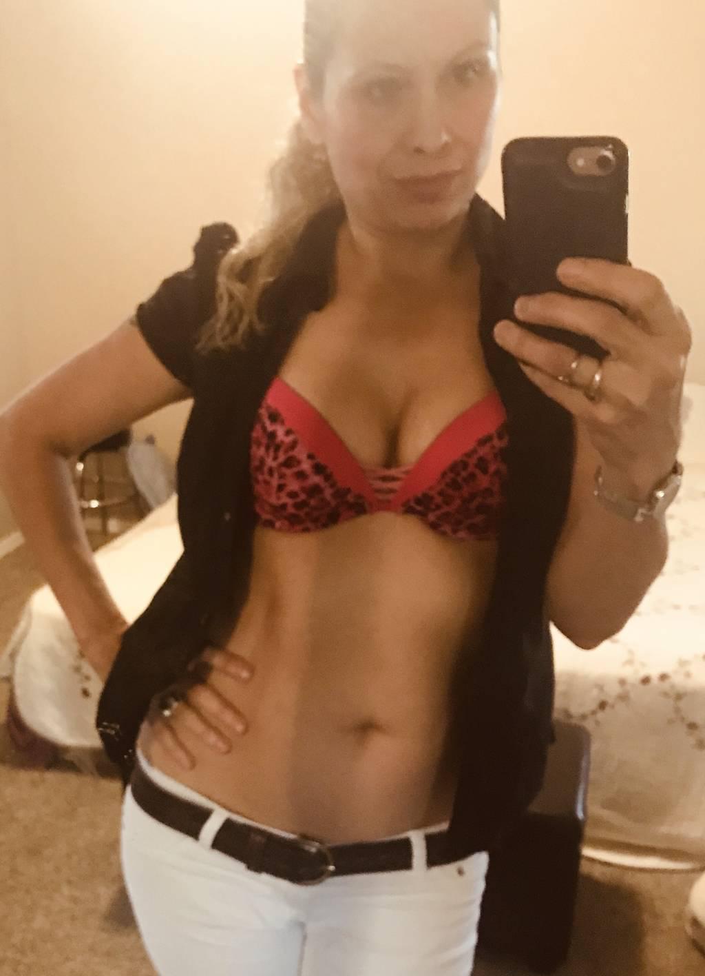 Edmonton Escort Samantha tall and fit 160 hr!