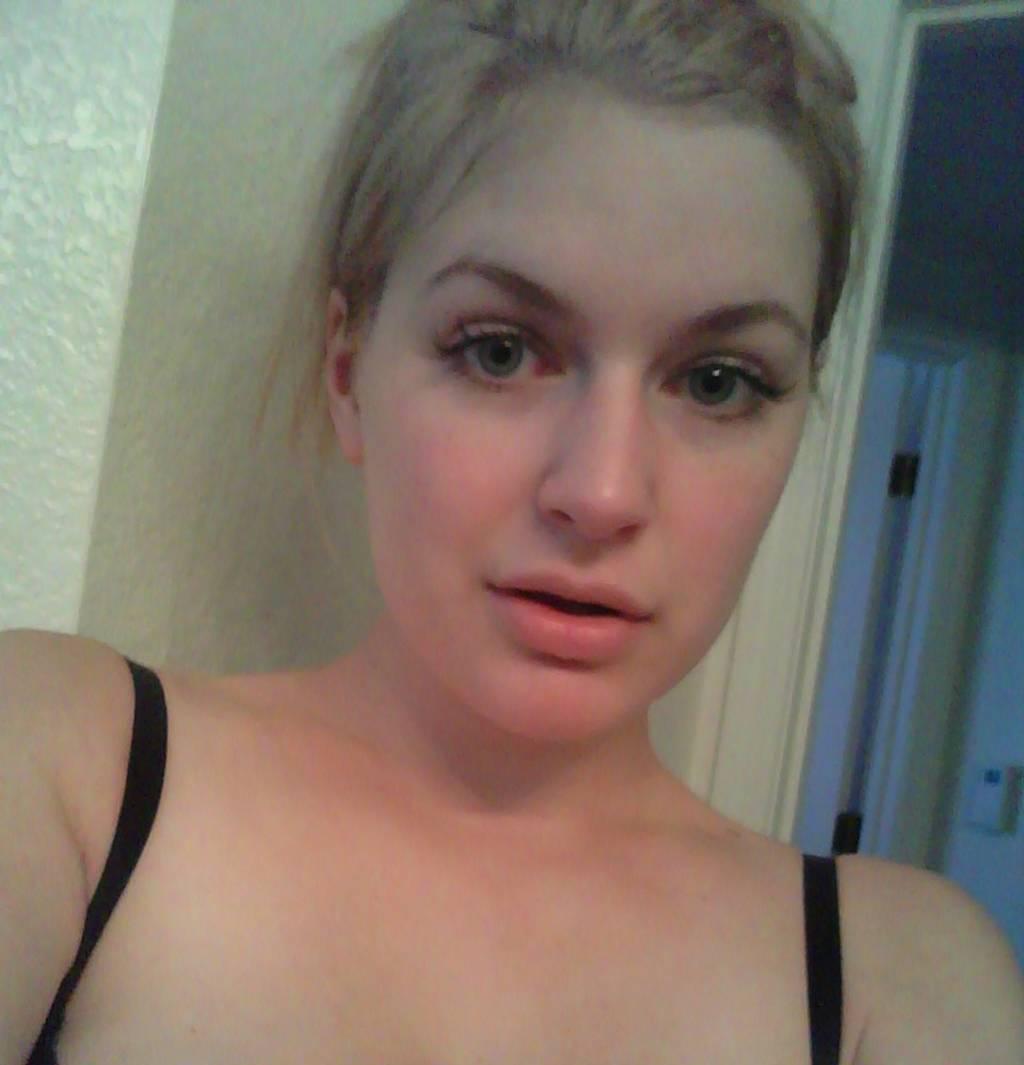 Devorced curvy lady ready for Hookup