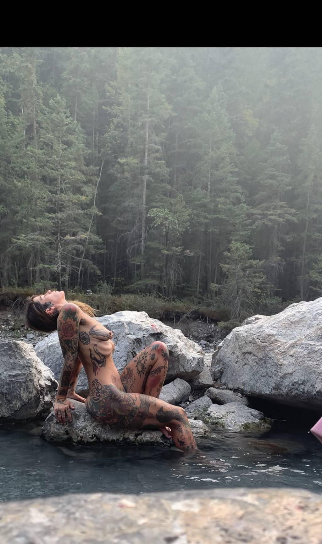 KAMLOOPS . Tattooed goddess looking for a good time !