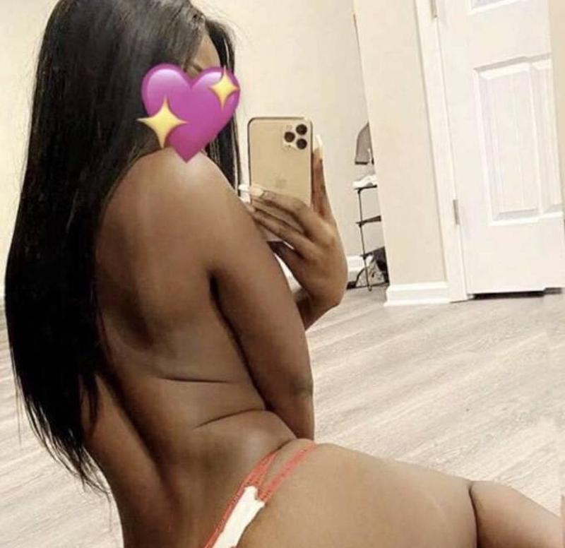 NEW TO THUNDER BAY Slim thick ebony princess