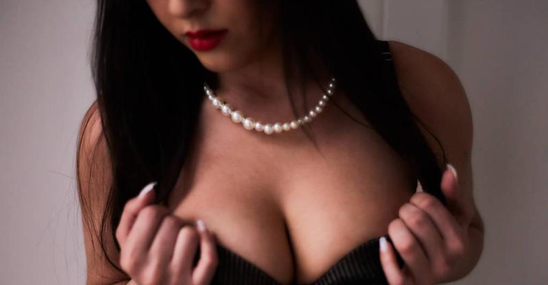 Available in Kingston Now- Gorgeous 36D(N) brunette Lily